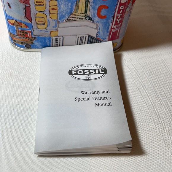 Fossil Watch 1990’s with Collector Tin - Picture 12 of 12